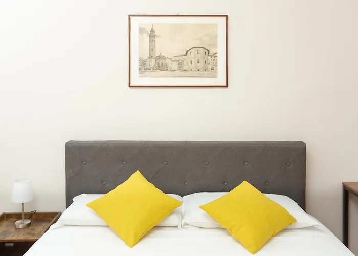 Artstay Porta Romana Apt, Parking, Centre Apartamento