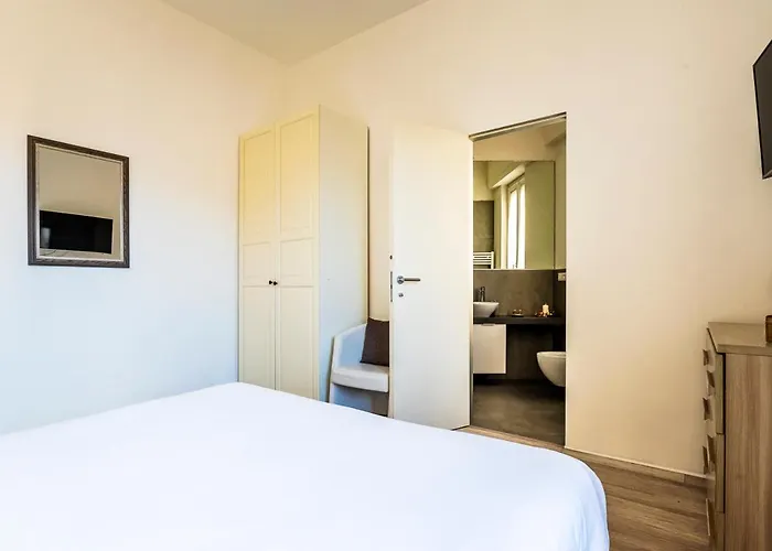 아파트 Exclusive 3 Bedrooms Near Duomo *