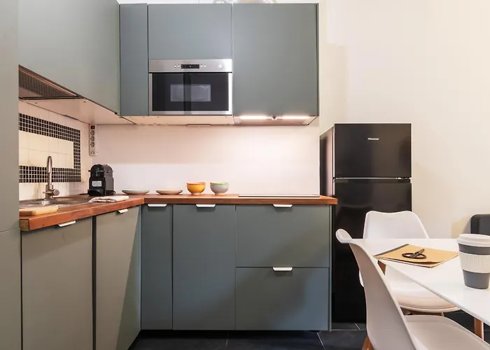 Flexyrent - Steps From Train Station