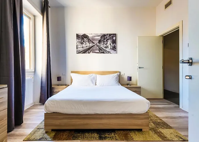 Exclusive 3 Bedrooms Near Duomo 아파트 *