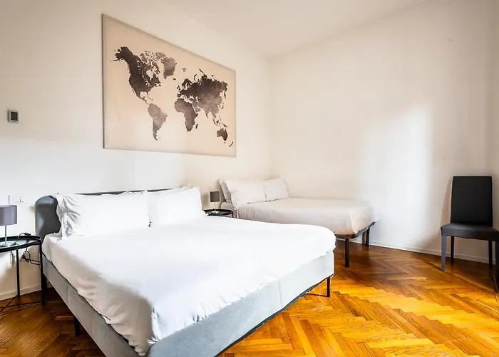 Exclusive 3 Bedrooms Near Duomo 밀라노