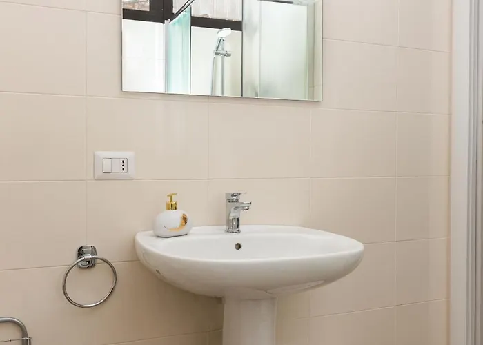 Artstay Exclusive Near Train Metro, Parking 米兰