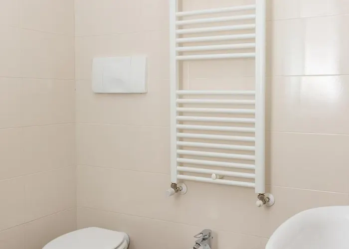 公寓 Artstay Exclusive Near Train Metro, Parking