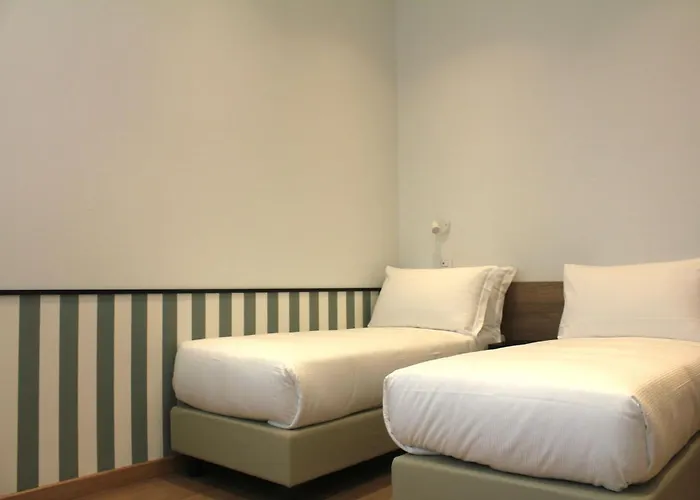 Homa Certosa District 2* Milánó