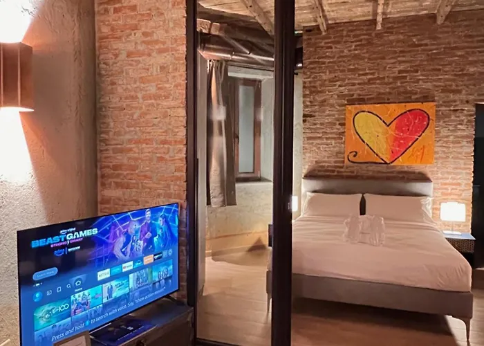 Emme Loft I Orange Moon - Vibrant Modern Luxury Loft