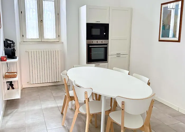 Rainbow District Mood Милан