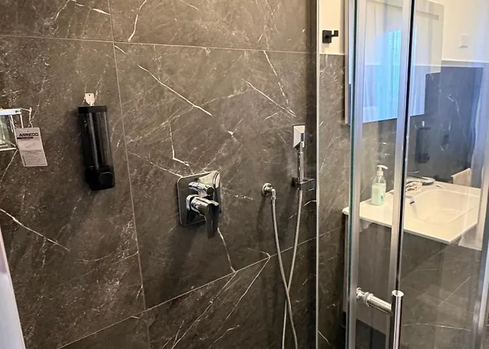 Casa Alisella ميلان