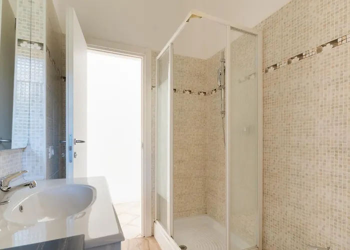 Guesthost - Certosa Cozy Flat With Balcony Апартаменты *