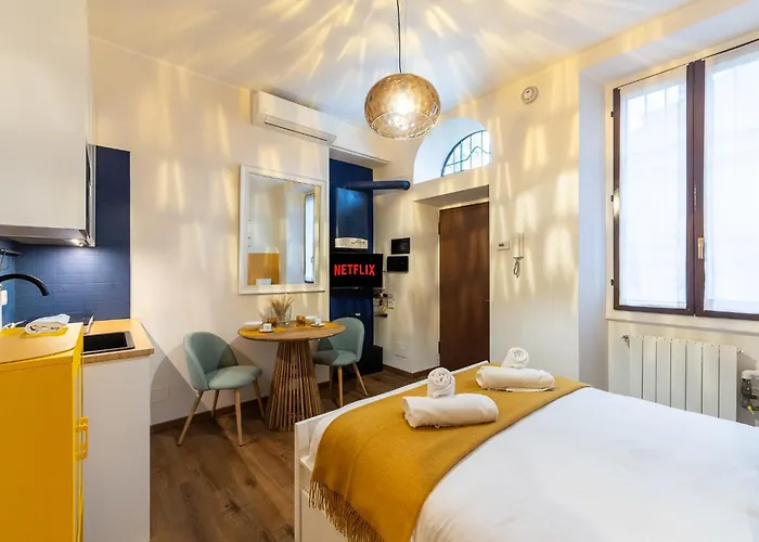 Isola Design - 15min To Duomo, Station Milaan