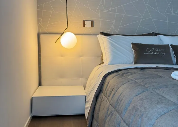 Apartman Luxury - Metropolitana M4- San Babila -stadio San Siro - Duomo - Aeroporto Linate - Castello Sforzesco Milánó