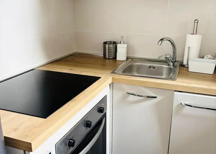 Blue House Apartment *