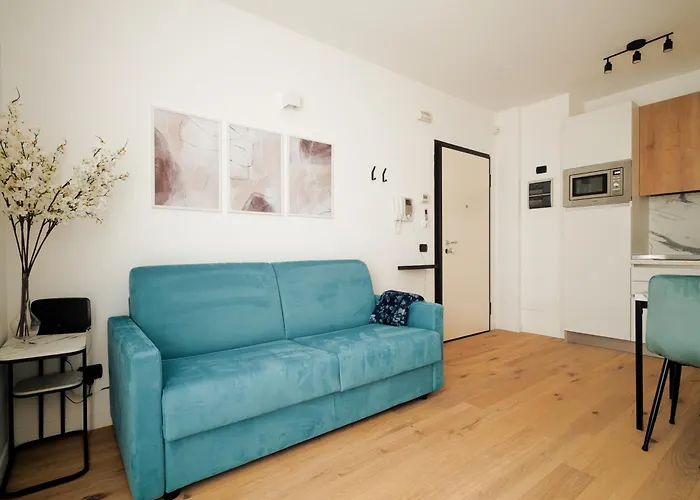 Just Urban Stays - Strategic 1-Br With Balcony - Duomo And City Life Apartment Milan