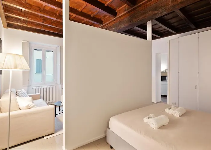 Apartment Corso Magenta Historic Milan