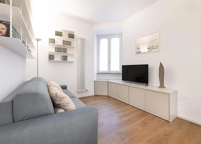 Easylife - - Tadino 6 - Porta Venezia Apartment *