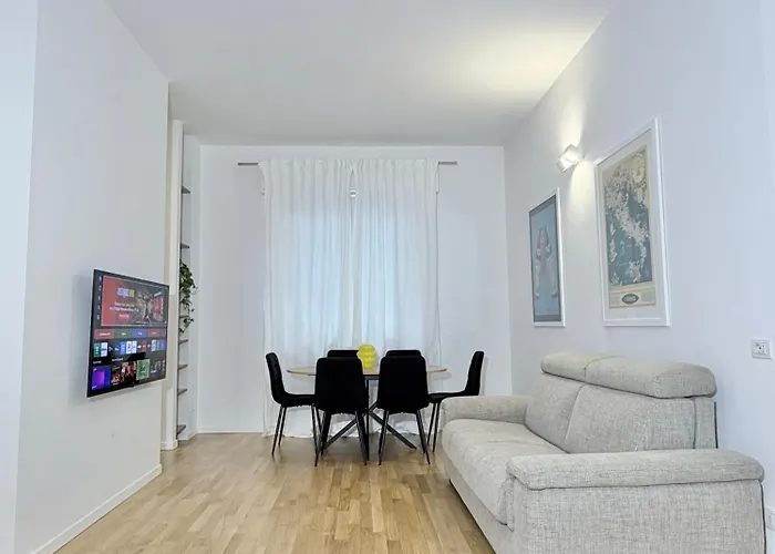 Chic Loft Porta Venezia Apartament *