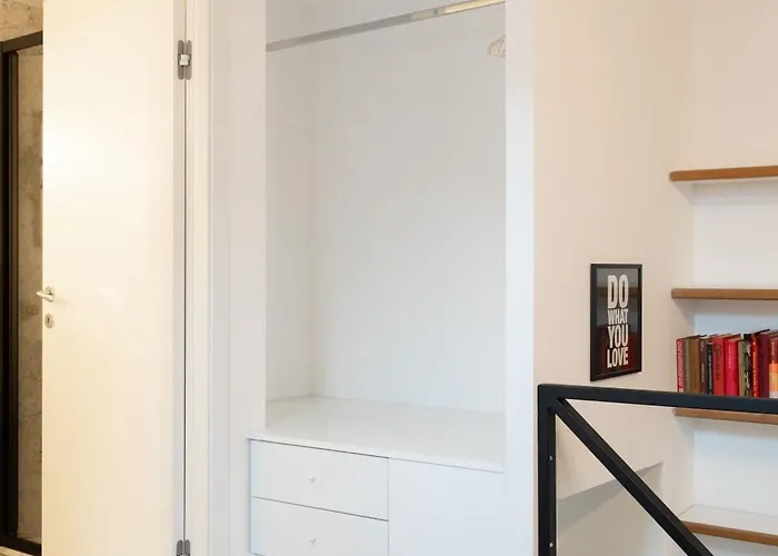 Moderno Bilocale Su Due Piani Nel Cuore Dei Navigli * Milan