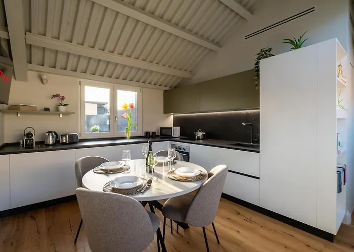 Apartment Attic Design - Duomo 15 Min - Free Wifi Milan