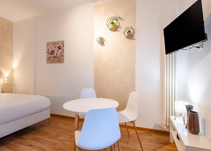 Insubria's Nest - Cozy Апартаменты