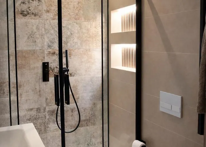 Apartment Ampio Trilocale 5 Posti Letto, 2 Bagni - M4 Dateo Milan