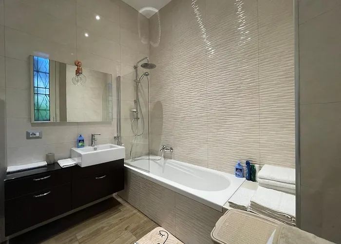 New One-bedroom With Terrace In The Nolo Area, Metro 1 Rovereto Stop Apartman *