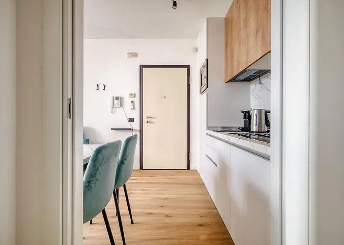 Just Urban Stays - Strategic 1-Br With Balcony - Duomo And City Life * Milan