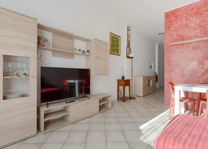 Guesthost - Certosa Cozy Flat With Balcony