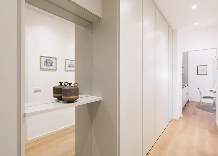 Easylife - - Tadino 6 - Porta Venezia Apartment *