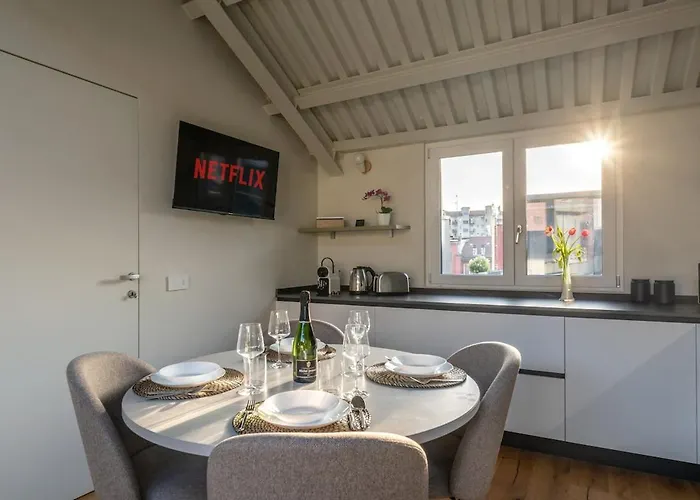 Attic Design - Duomo 15 Min - Free Wifi Apartment *