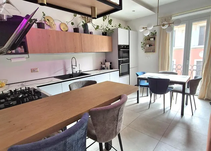 Flat Isola - New Opening *