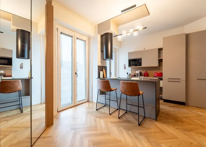 L55 Design With Garage شقة *