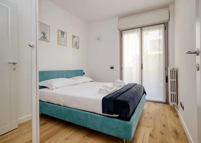 Just Urban Stays - Strategic 1-Br With Balcony - Duomo And City Life Milan