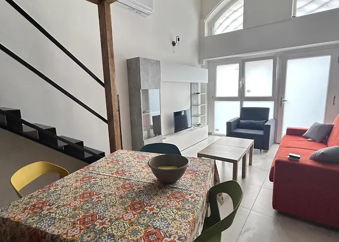 Station House شقة