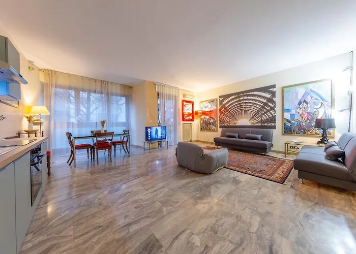 - Spacious And Bright Apartment, Elegant Area Lejlighed