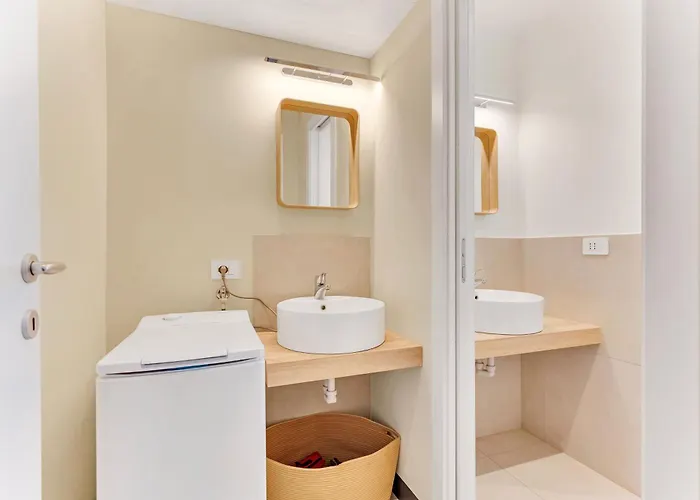 Classy With 2 Bedrooms *