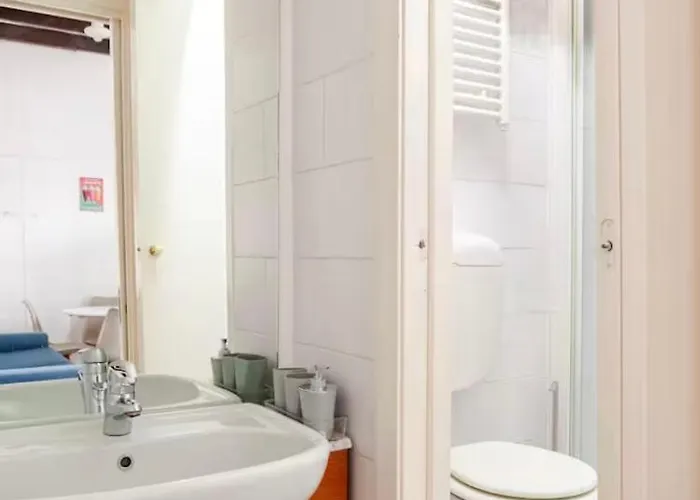 Stylish Flat Near Duomo - Metro 50 M - 4 Guests * מילאנו