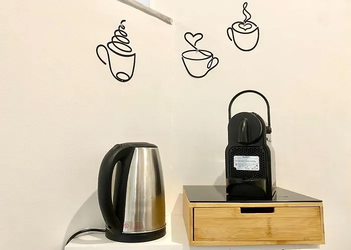 Stylish Flat Near Duomo - Metro 50 M - 4 Guests *