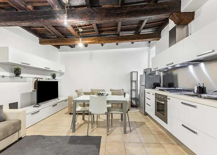 Lega House - Beautiful House At The Arco Della Pace Apartment