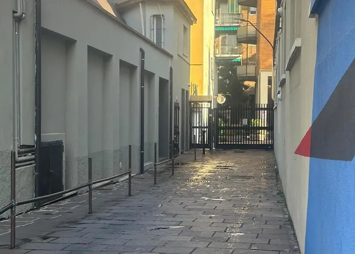 Navigli Classic - Near Darsena * מילאנו