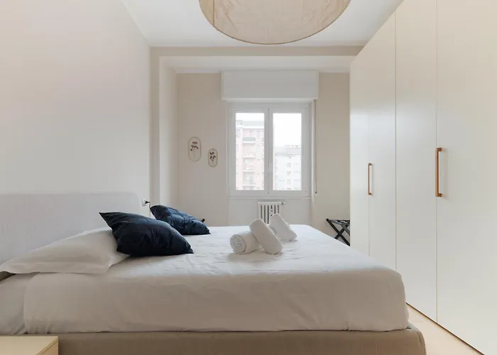 Guesthost - Bright Gambara * Mediolan