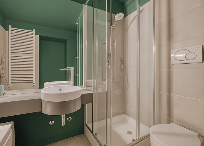 Hostmate - - Solari * Milan