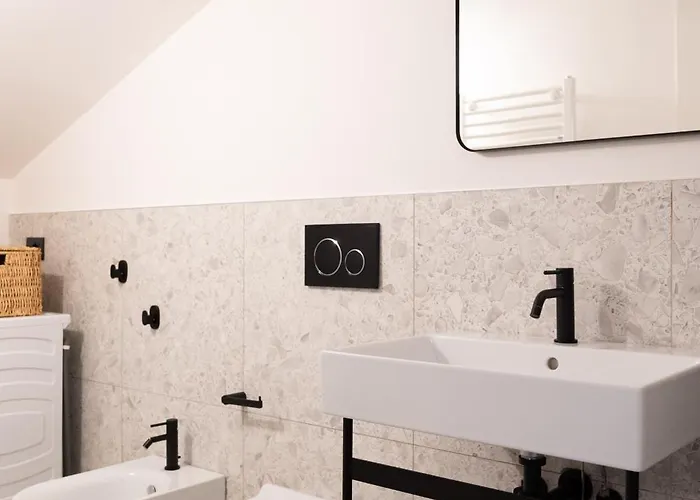 Moderno Bilocale Su Due Piani Nel Cuore Dei Navigli Milan