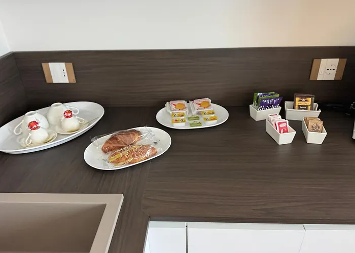 Luxury - Metropolitana M4- San Babila -stadio San Siro - Duomo - Aeroporto Linate - Castello Sforzesco Milánó