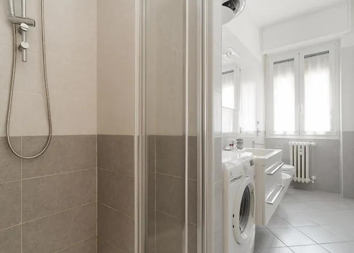 Guesthost - Bright Gambara * Mediolan