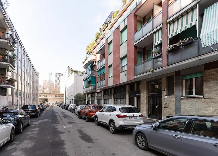 Guesthost - Certosa Cozy Flat With Balcony Апартаменты