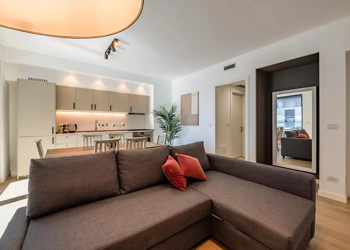 Uptown Nest - Terrazzo Privato E Garage Apartment *