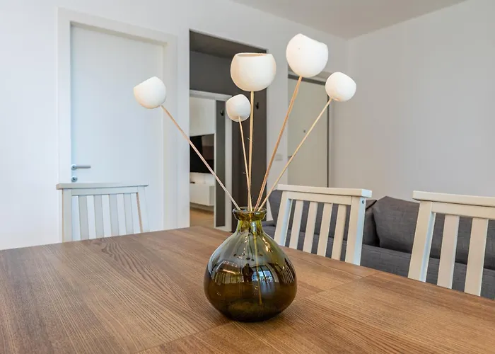 Uptown Nest - Terrazzo Privato E Garage Apartment *