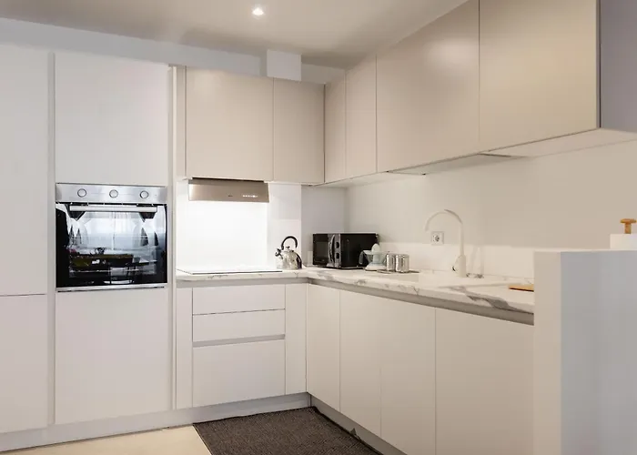 Black & Light Milaan