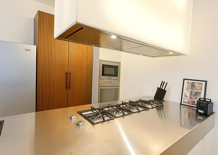 Modern Loft With Projector E Private Garden, Station Apartament Mediolan