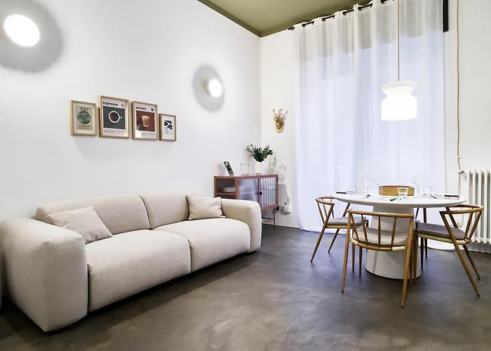 Design With Private Street Entrance