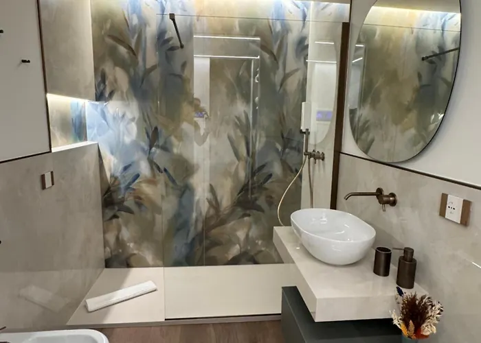 Luxury - Metropolitana M4- San Babila -stadio San Siro - Duomo - Aeroporto Linate - Castello Sforzesco Milánó
